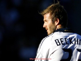 世俱杯直播-打造专属节日感：世俱杯球迷互动主题活动亮相