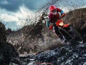 世俱杯直播-2008欧冠联赛决赛精华集锦及进球剪辑分析